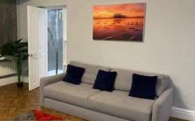 Entire Apartment In Central Brighton